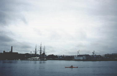 harbor2.jpg (10340 bytes)
