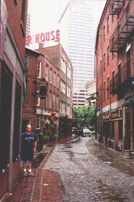 street.jpg (27348 bytes)