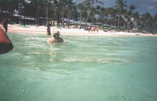 beach2.JPG (31124 bytes)