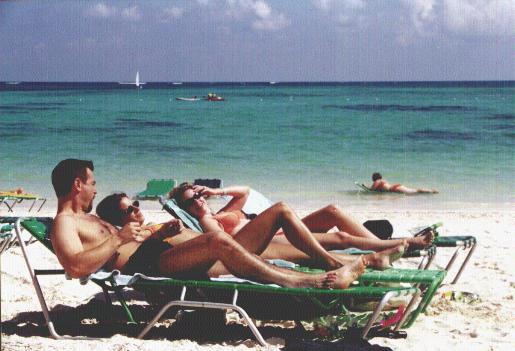 beach5.JPG (34674 bytes)