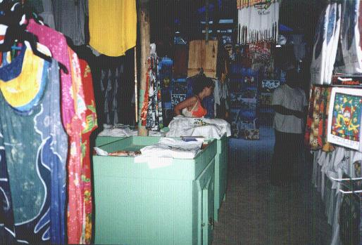 flmarket4.JPG (37875 bytes)