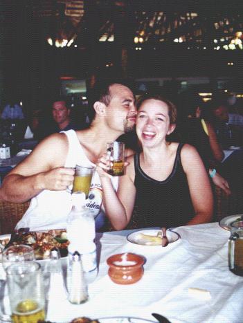 3robkiss.JPG (27983 bytes)